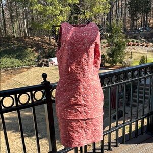 Elegant Peach & White Sleeveless Fully Lined Dress